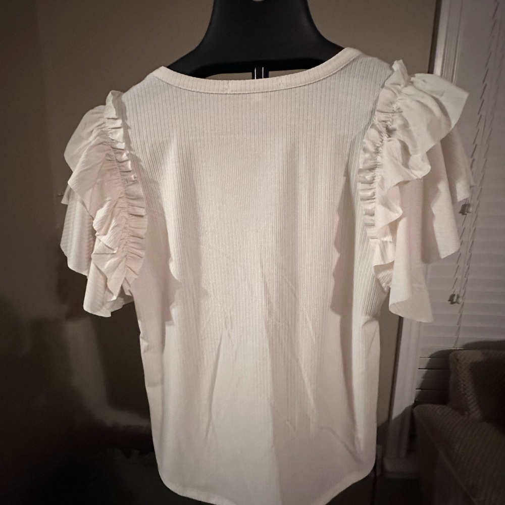 Elegant Cream Ruffle Sleeve Top - Picture 2 of 3